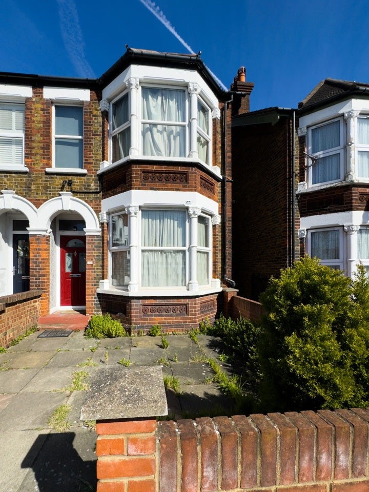 House Burnham Road in Dartford