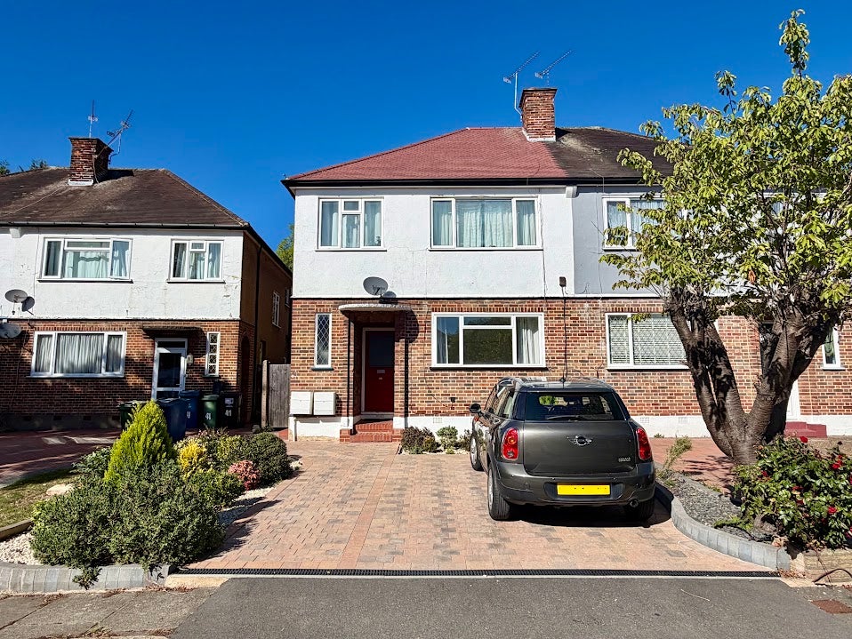 Flat Imperial Close in Greater London