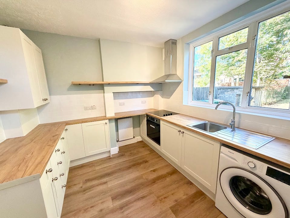 Flat Imperial Close in Greater London