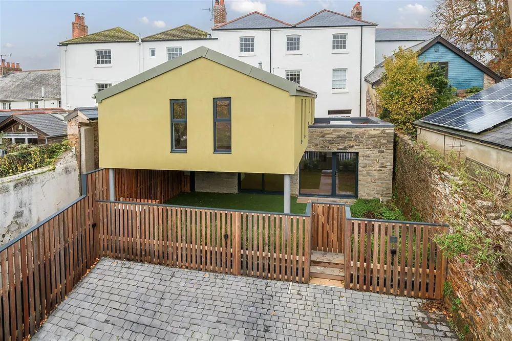 House Somerset Place in South Hams