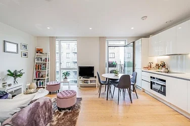 Flat West Row in Greater London