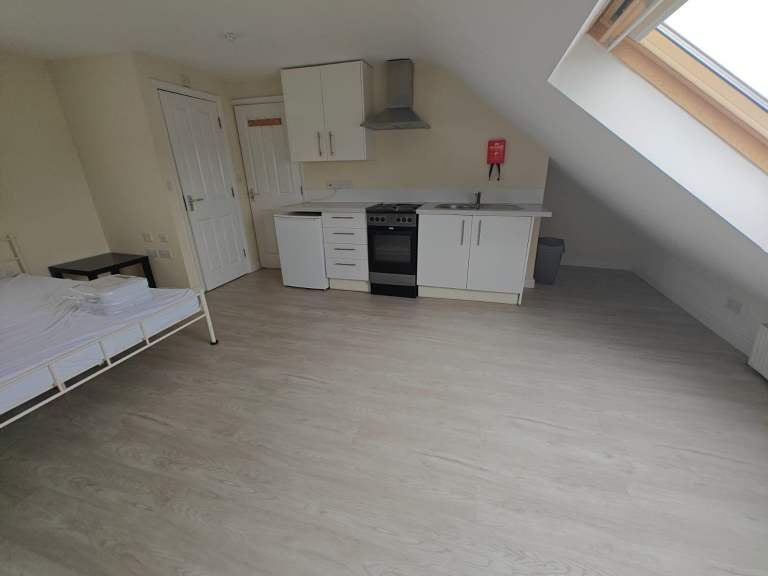Room Park Road in Greater London