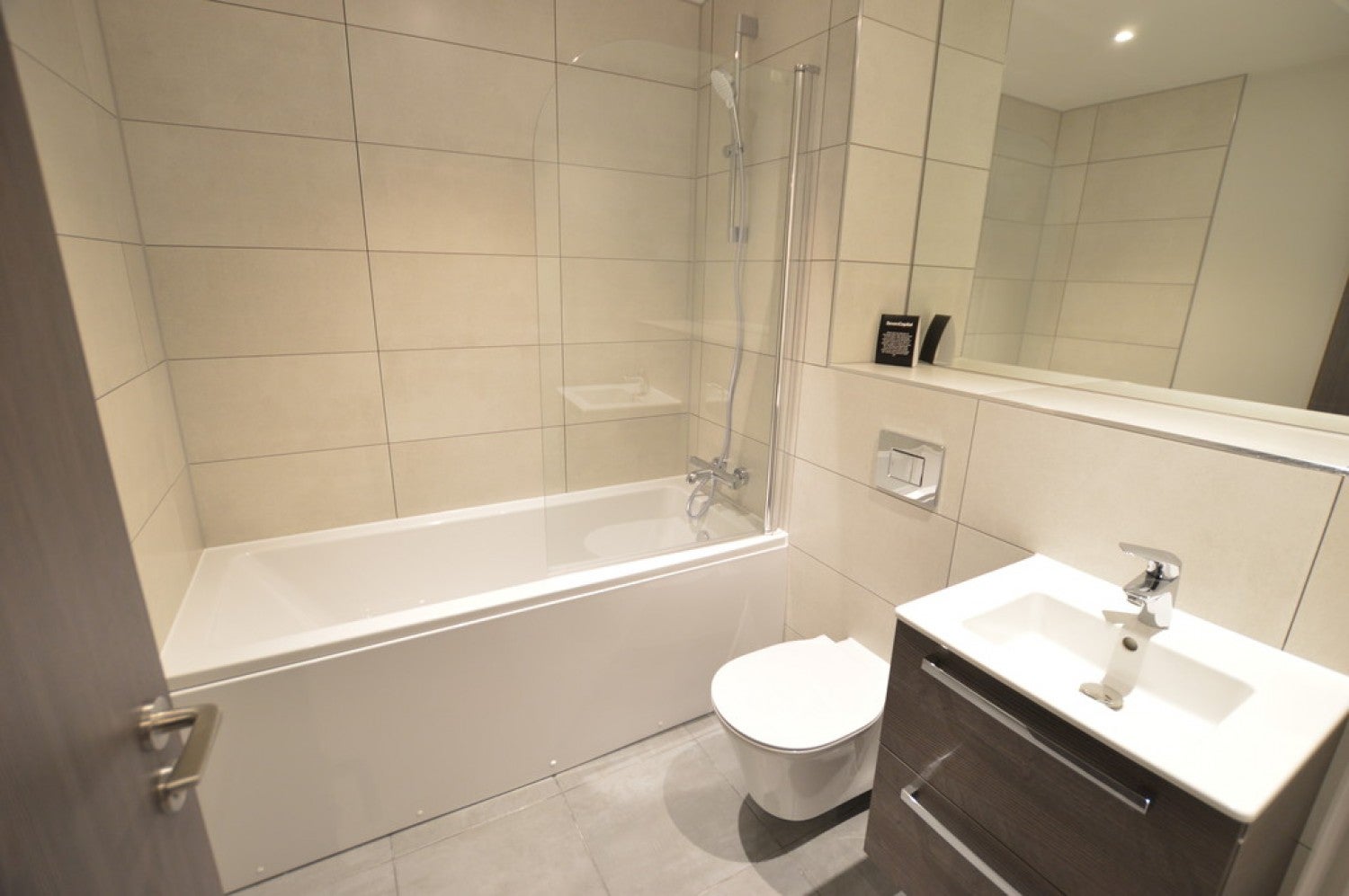Flat Leith Close in Slough