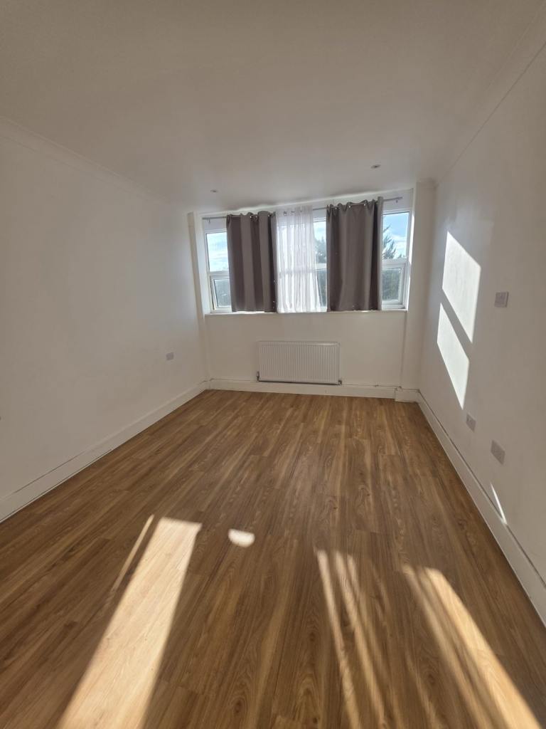 Flat Dunstable Road in Luton
