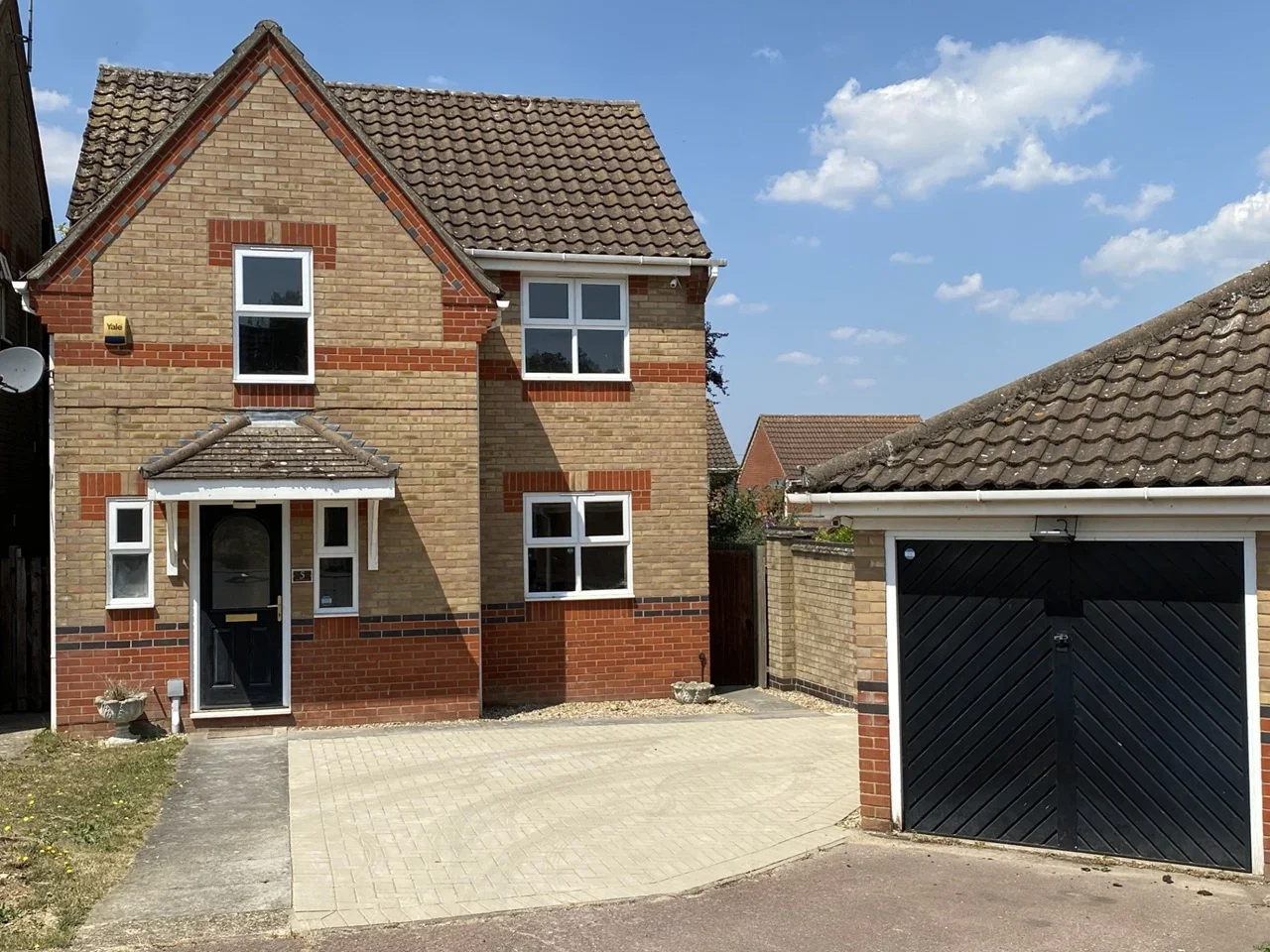 House Emsworth Close in West Suffolk
