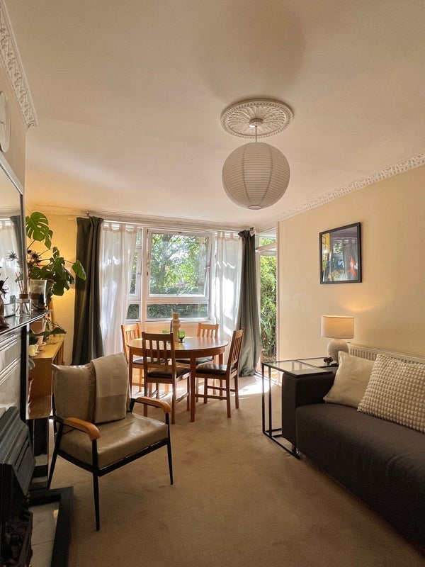 Room Battersea Bridge Road in Greater London