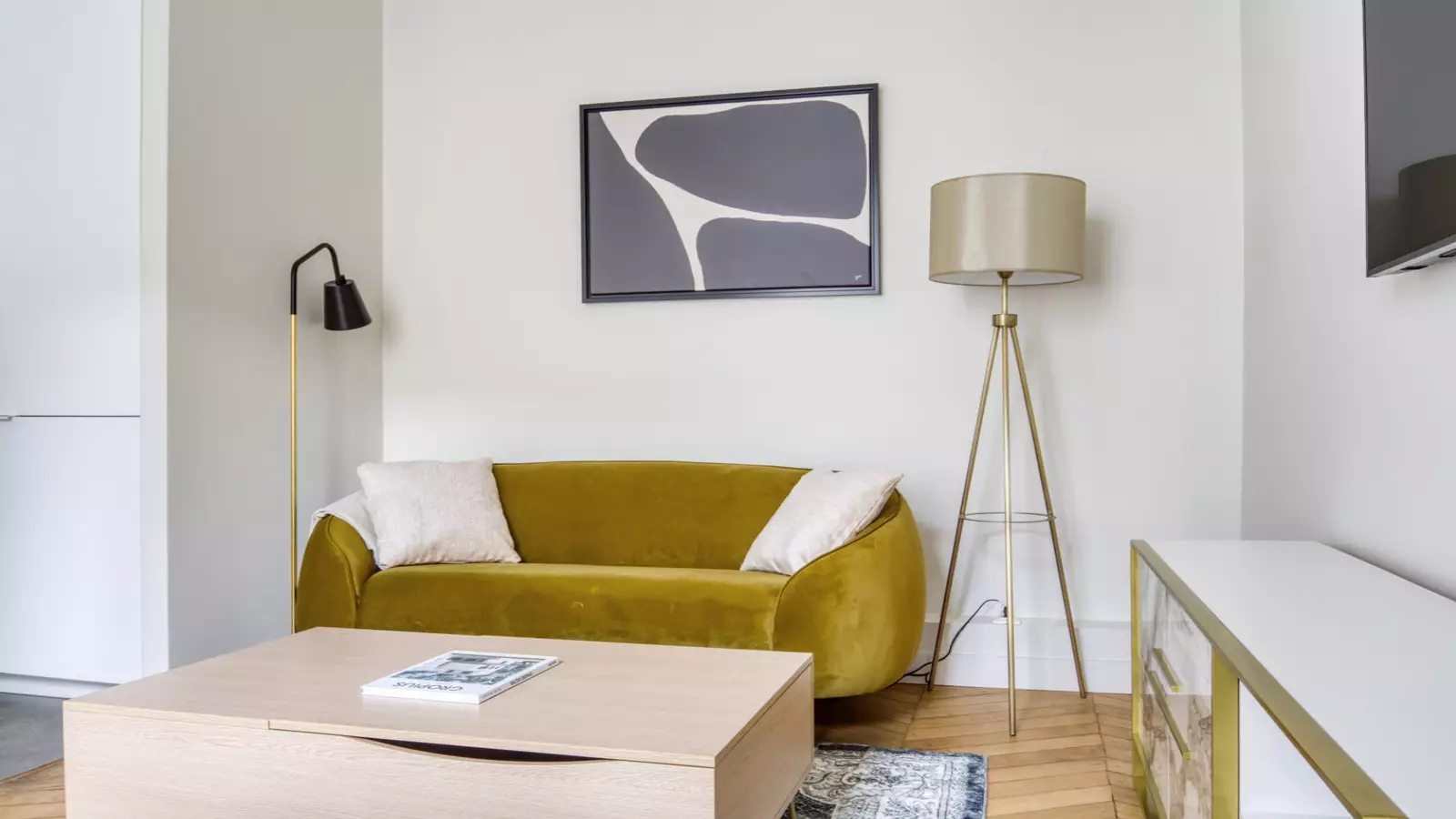 Flat Avenue de Wagram in Paris