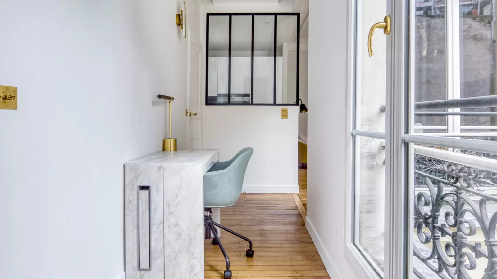 Flat Avenue de Wagram in Paris