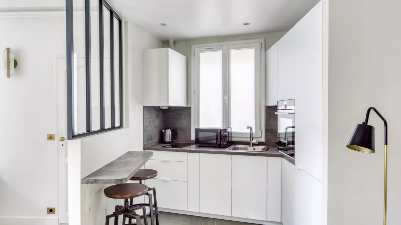 Flat Avenue de Wagram in Paris