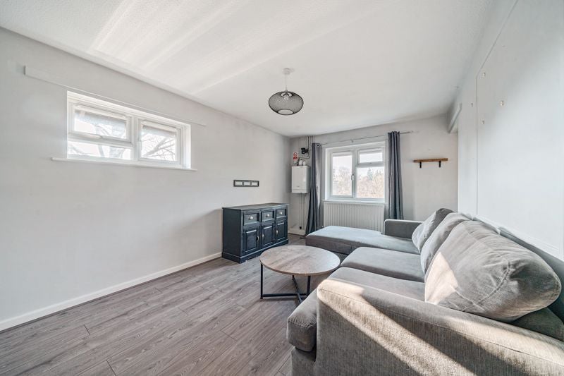 Flat Fieldway in Waverley