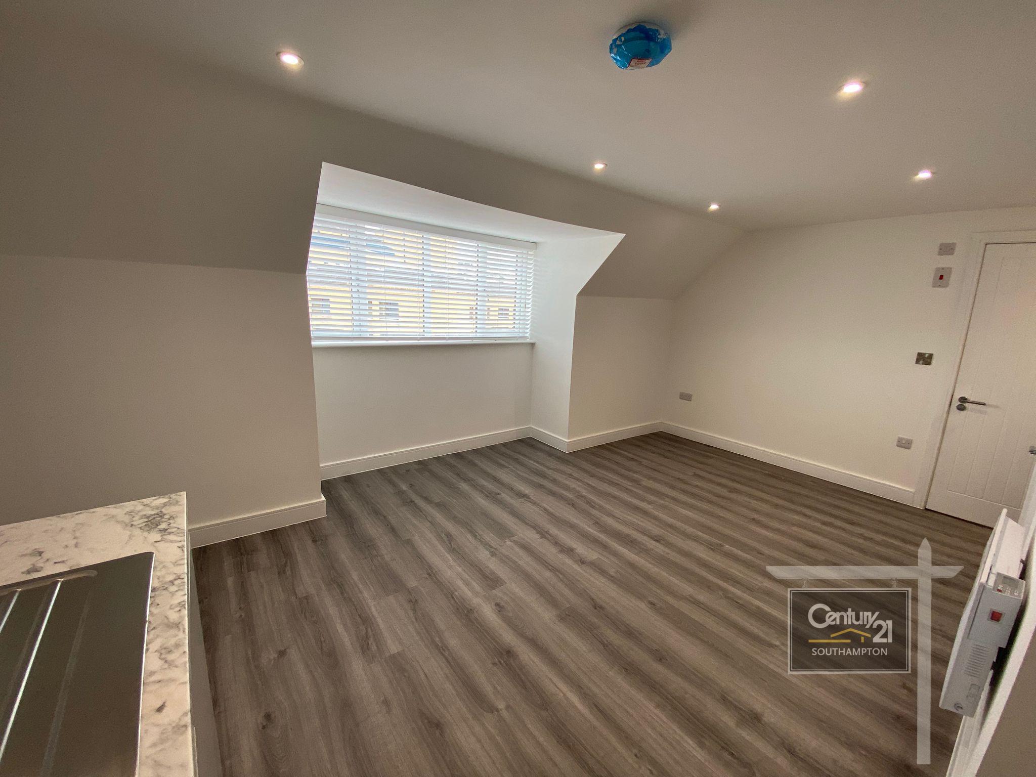 Flat Ordnance Road in Southampton