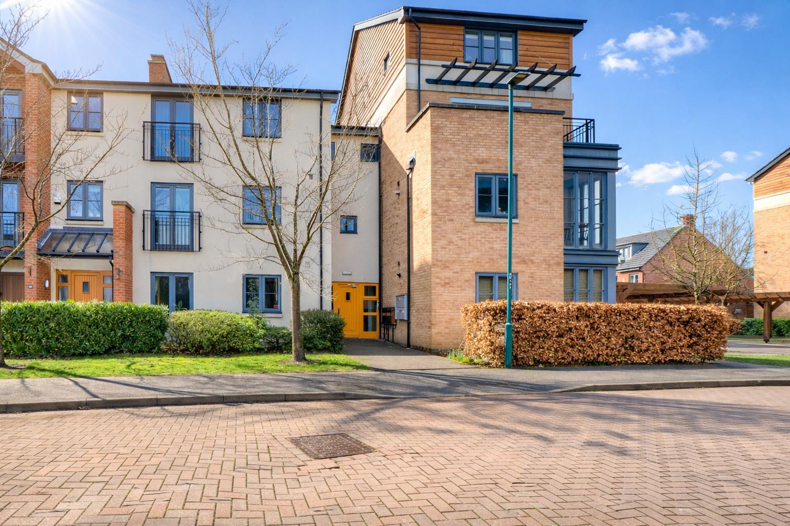 Flat Winifred Close in Nottingham