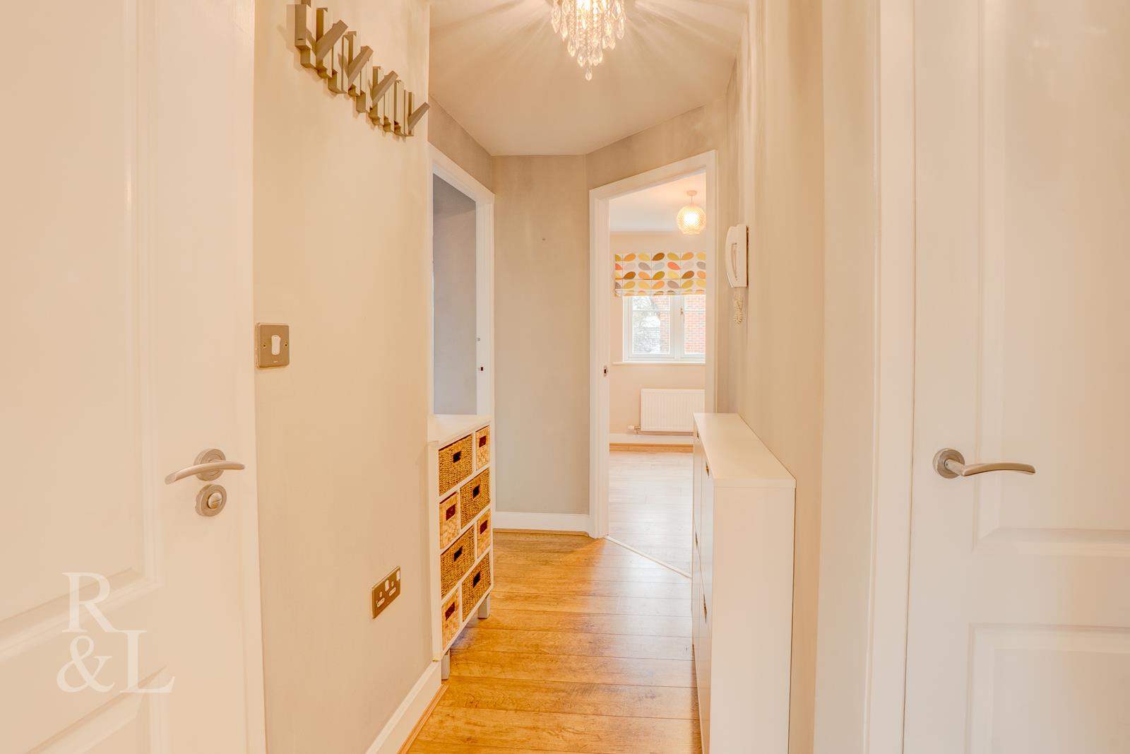 Flat Winifred Close in Nottingham