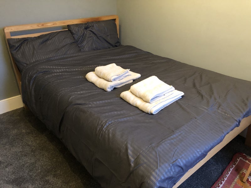 Room Sidney Road in Greater London