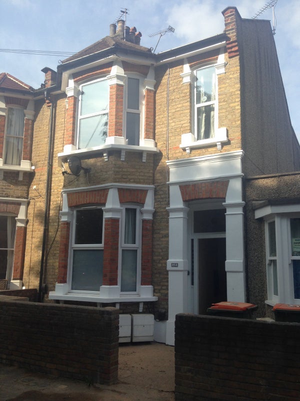 Room Sidney Road in Greater London