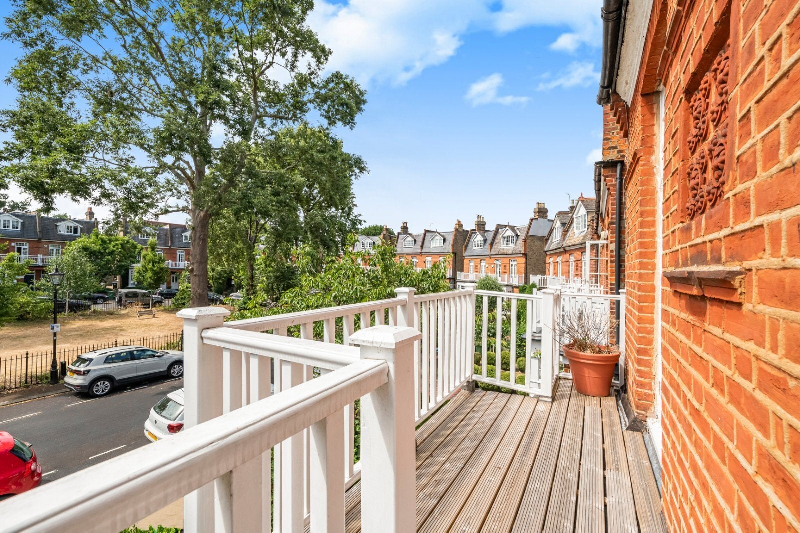 House Lawn Crescent in Greater London