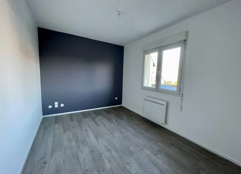 Flat Avenue du Professeur Émile Sergent in Épône