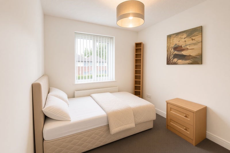 Room Barkway Road in Trafford