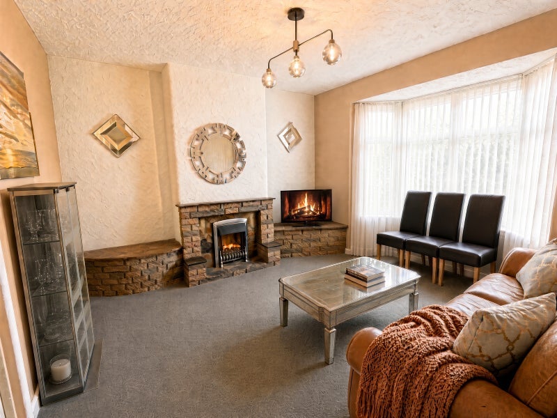 Room Barkway Road in Trafford