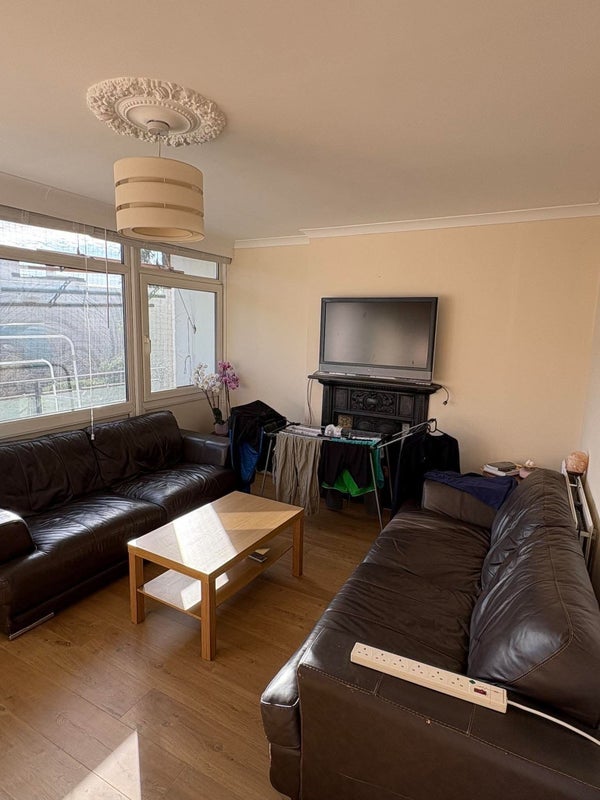 Room Gosset Street in Greater London
