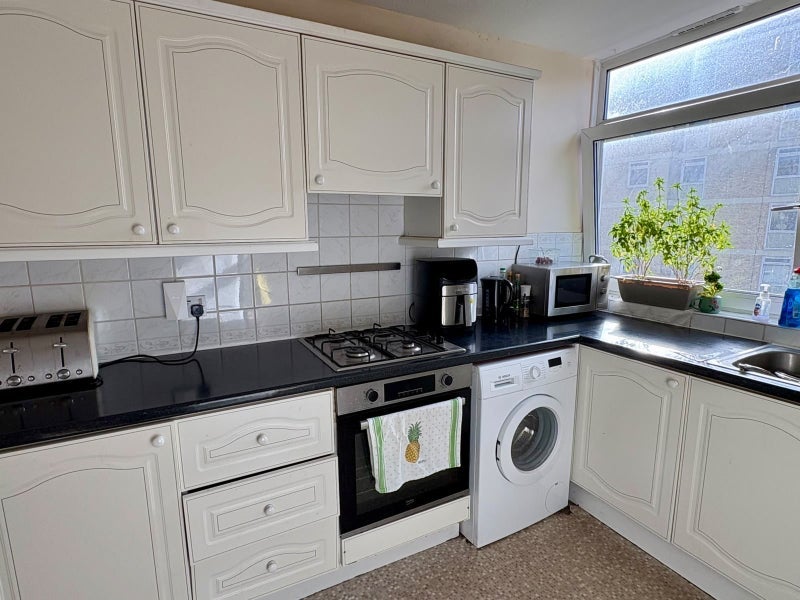 Room Gosset Street in Greater London