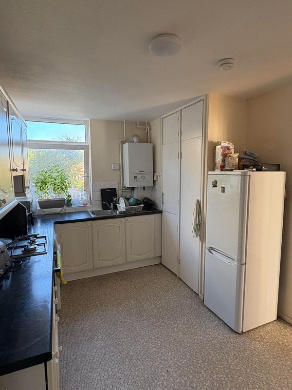 Room Gosset Street in Greater London