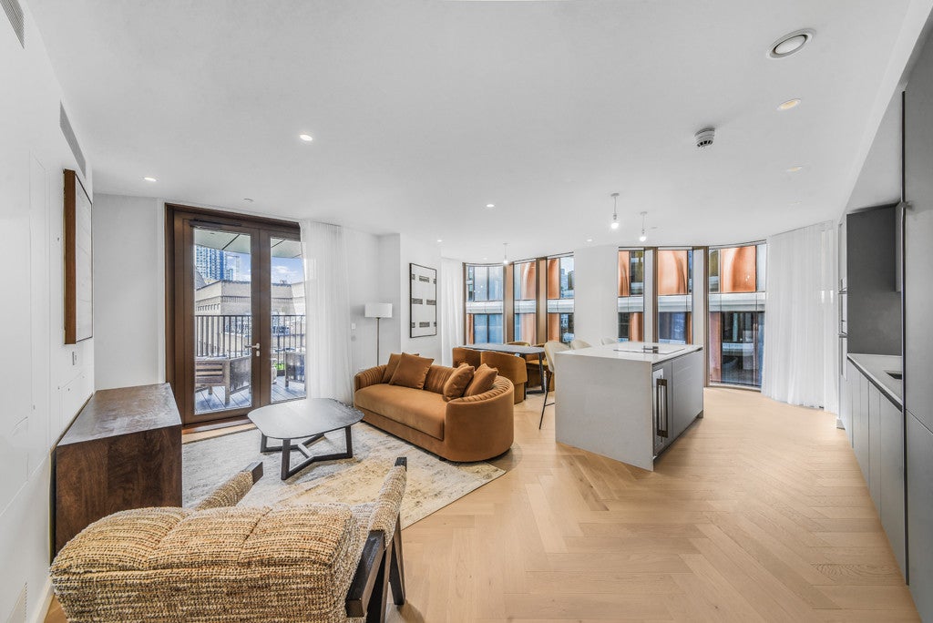 Flat Hatfields in Greater London