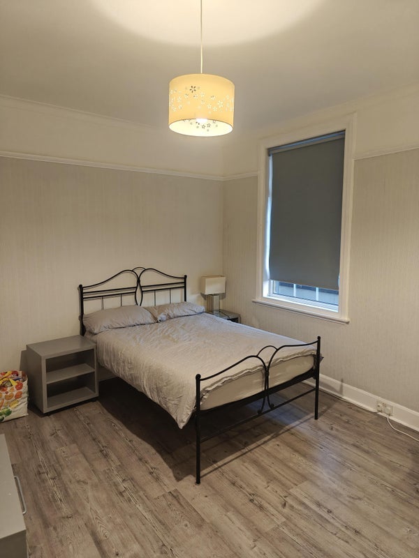 Flat Balgreen Road in City of Edinburgh