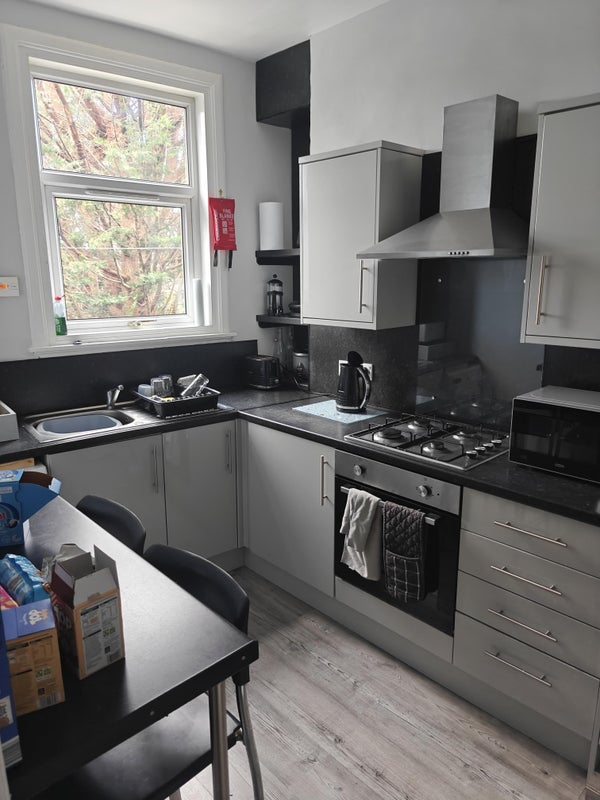 Flat Balgreen Road in City of Edinburgh