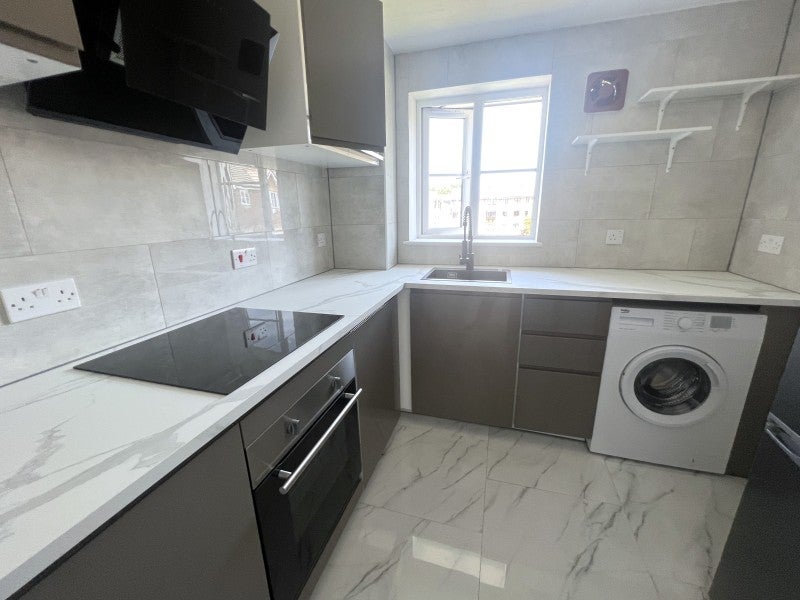 Flat Redford Close in Greater London