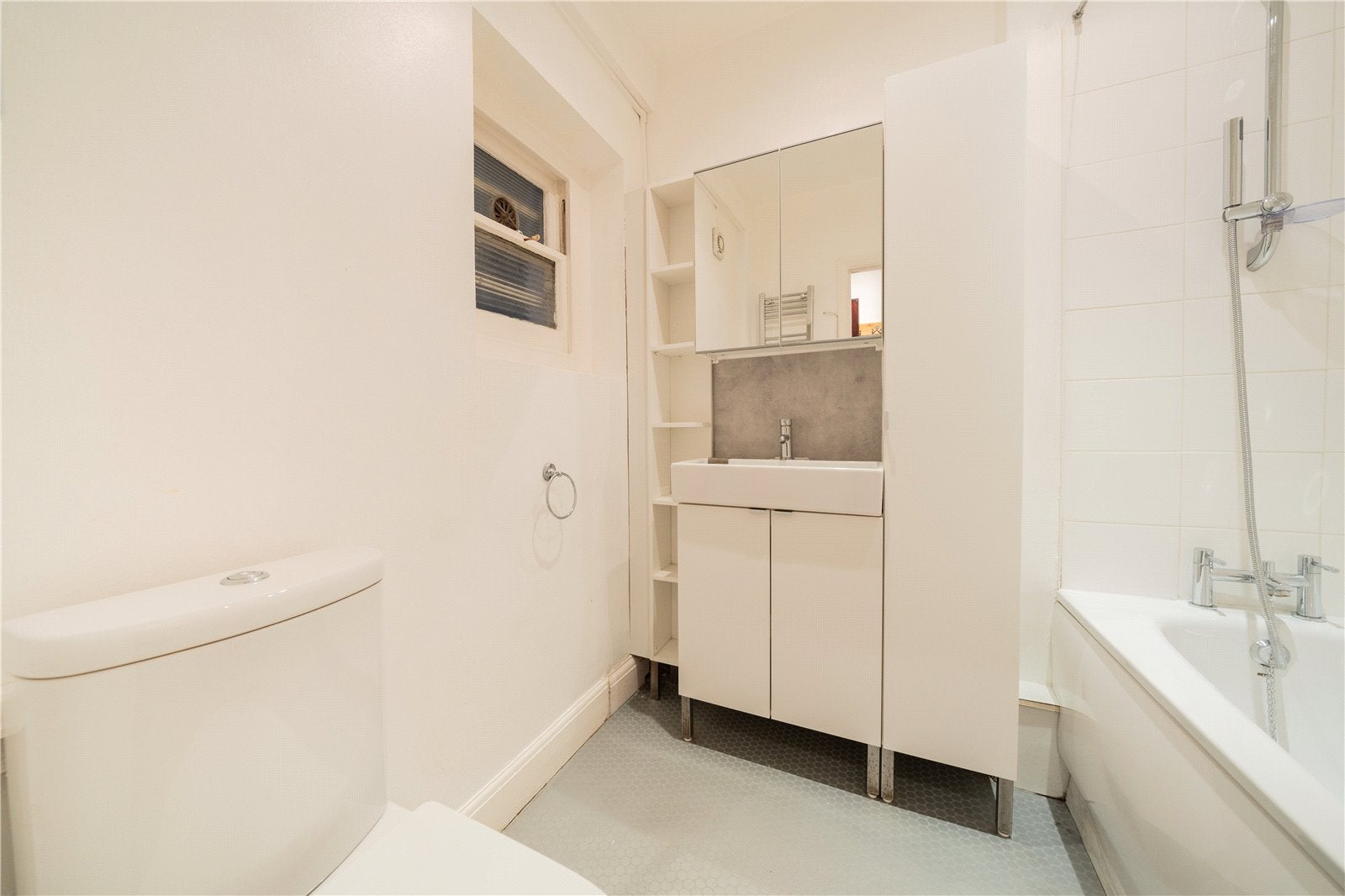 Flat Mornington Avenue in Greater London