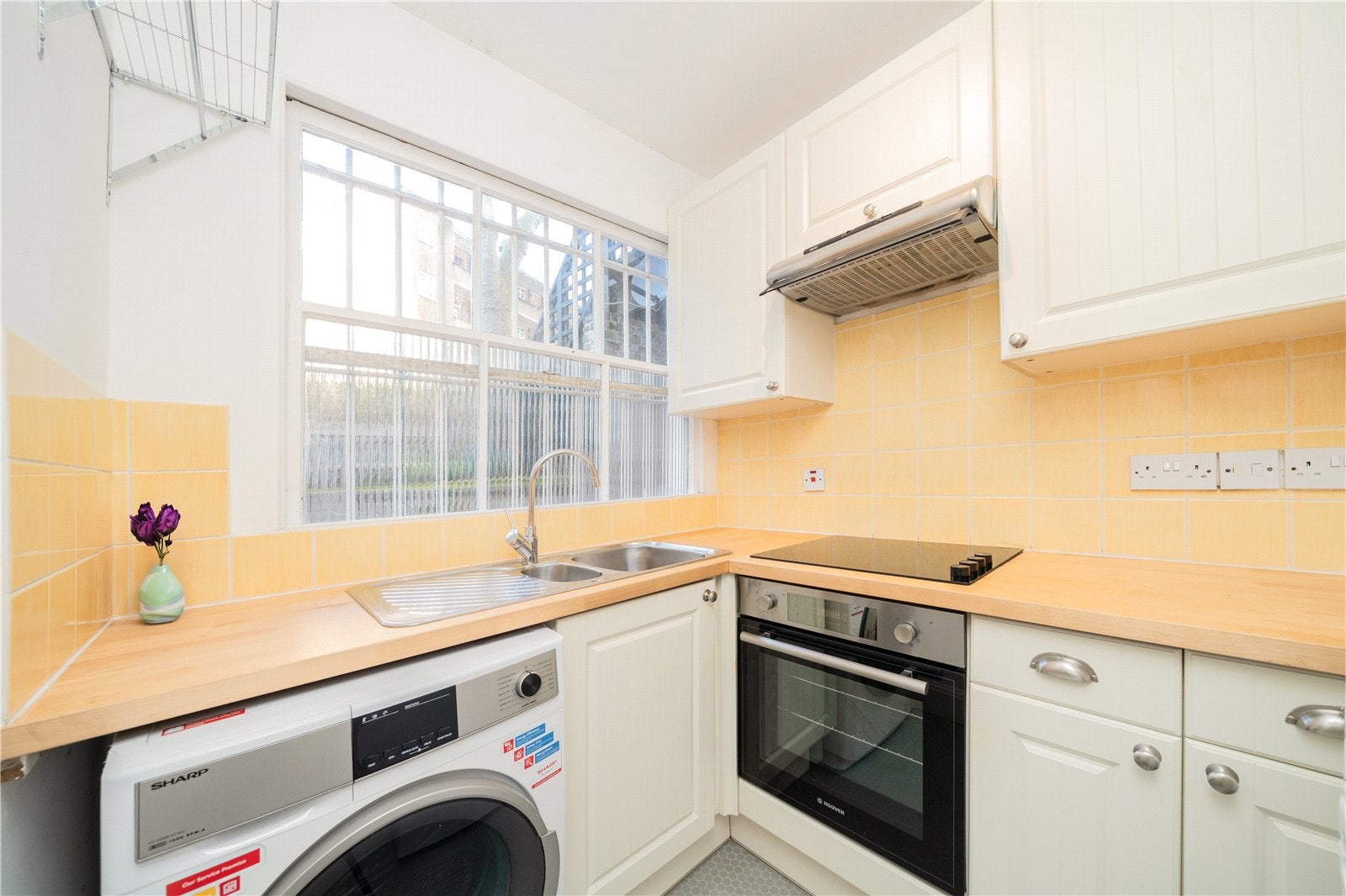 Flat Mornington Avenue in Greater London