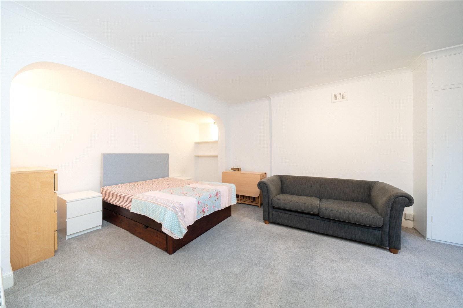 Flat Mornington Avenue in Greater London