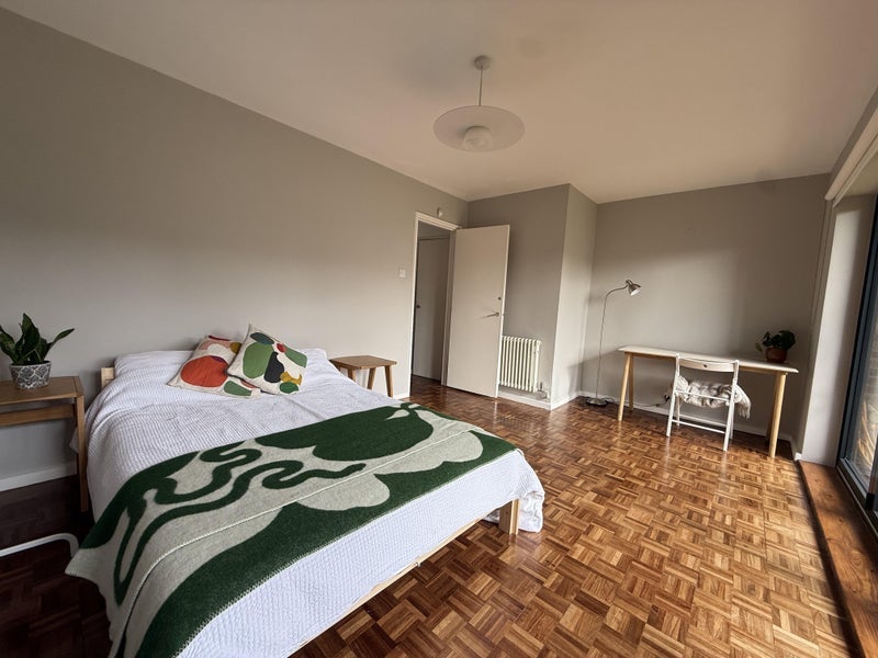 Room Regent's Canal towpath in Greater London