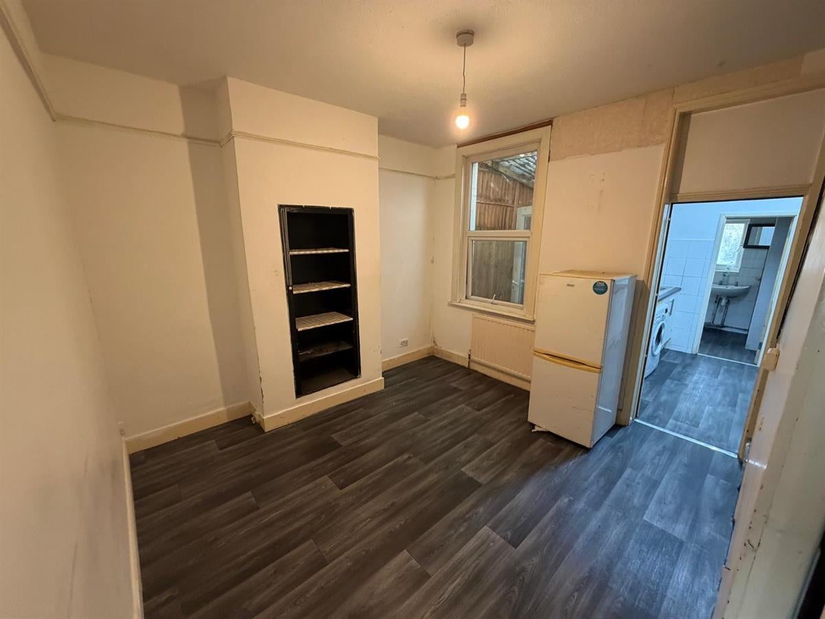 House Olive Road in Greater London