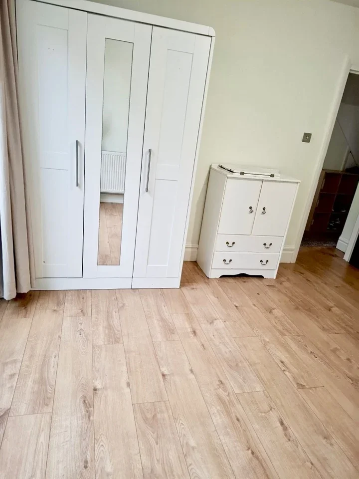 Room Seymour Road in Luton