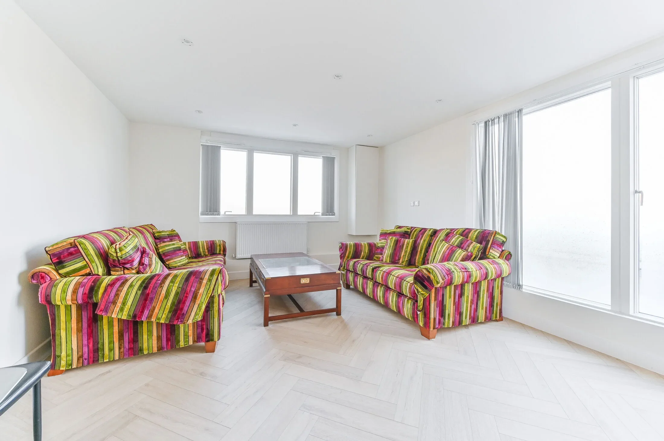 Flat Norbury Avenue in Greater London