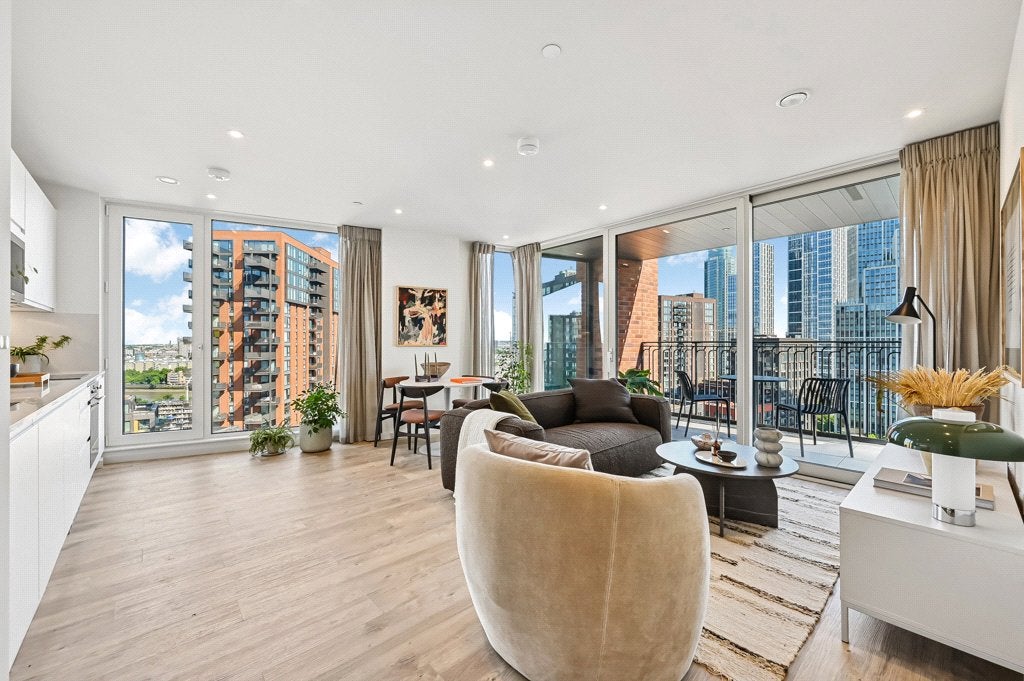 Flat Hebden Place in Greater London