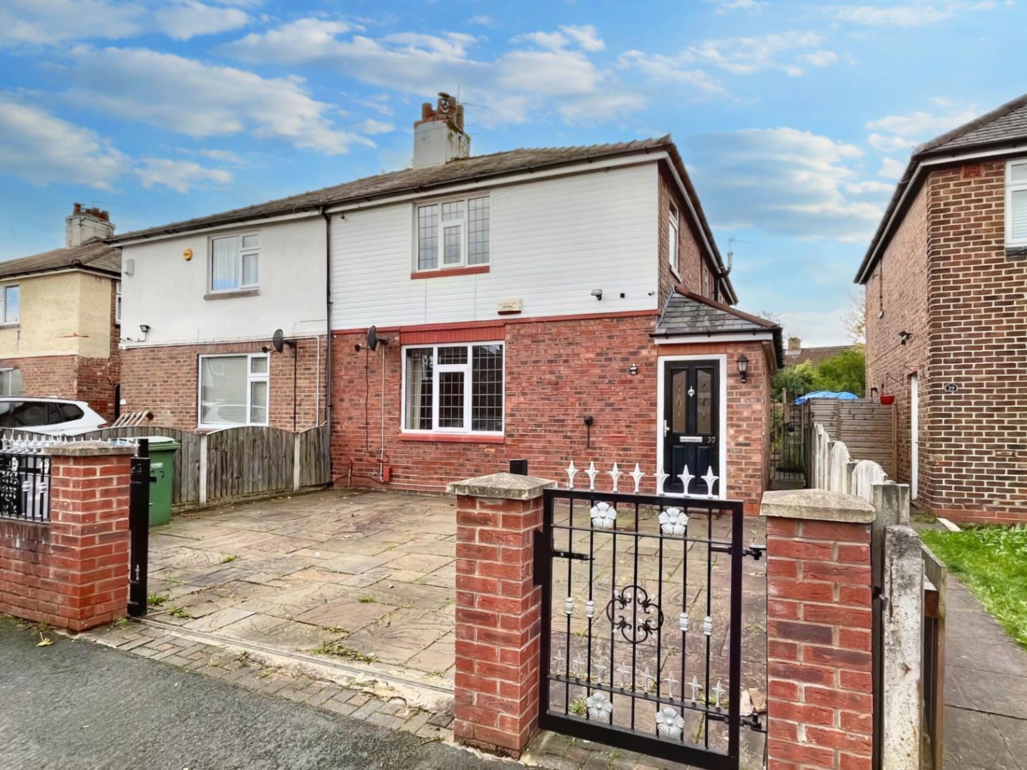 House Oaklea Road in Trafford