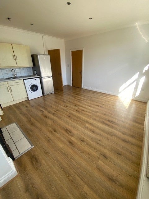 Flat London Road in Greater London