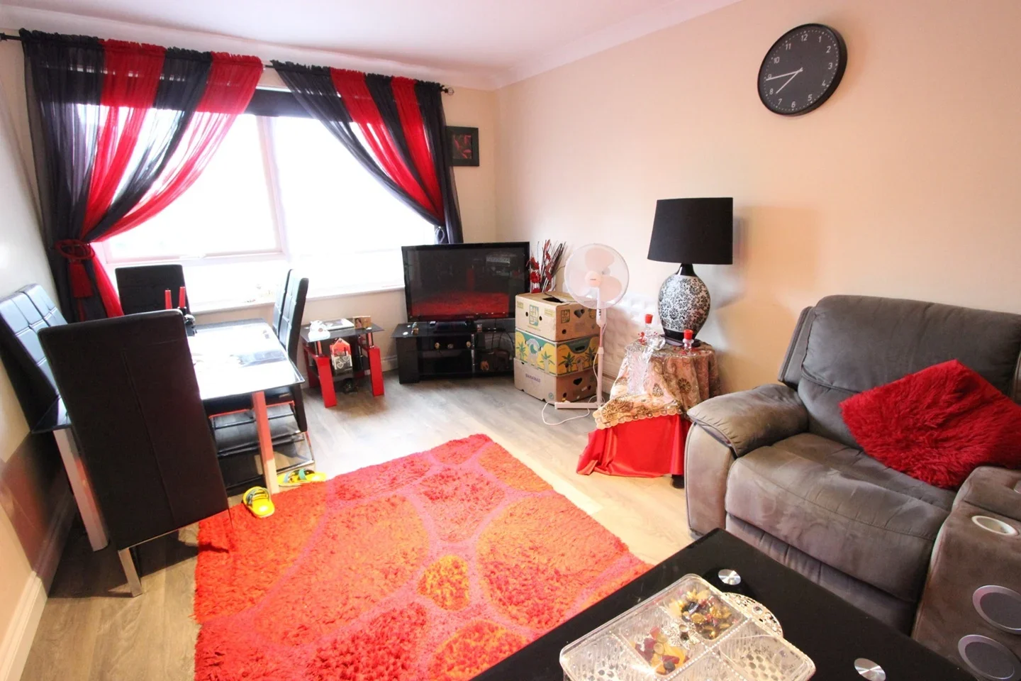 Flat Friern Park in Greater London