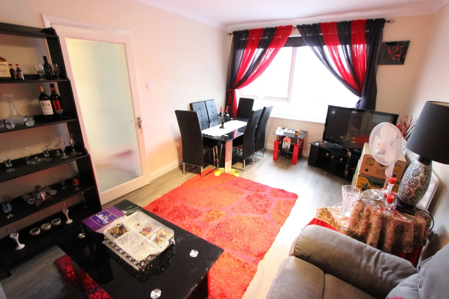 Flat Friern Park in Greater London