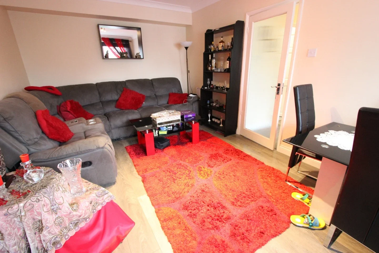 Flat Friern Park in Greater London