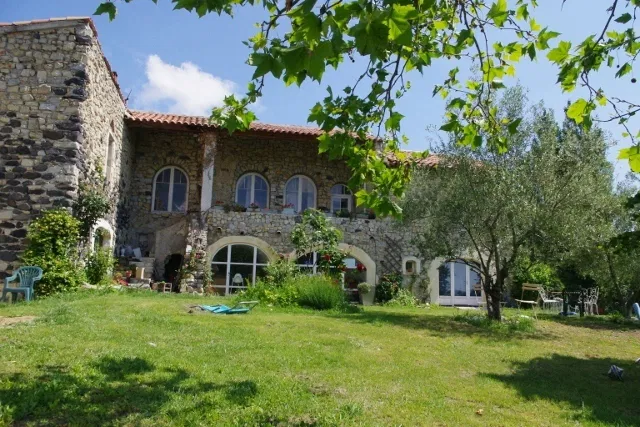 Room Chemin de Saint-Philippe le Haut in Alba-la-Romaine