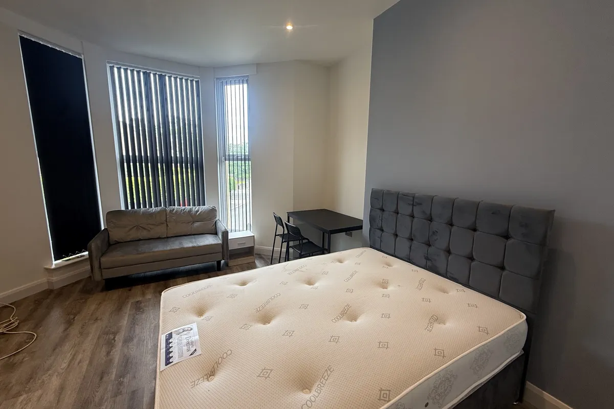 Flat Birkby Lodge Road in Kirklees