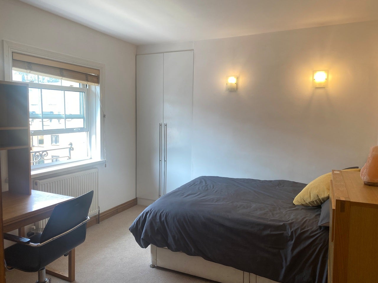 Flat Queen Square in Greater London