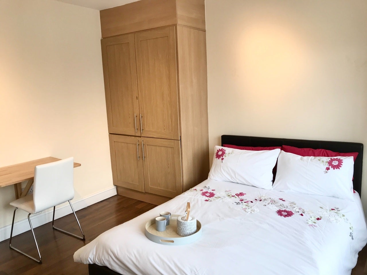 Room Francis Road in Greater London