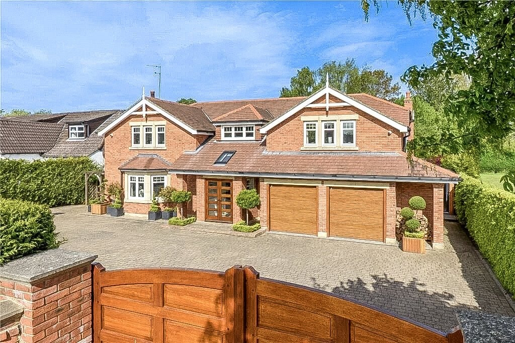 House Middle Drive in Ponteland