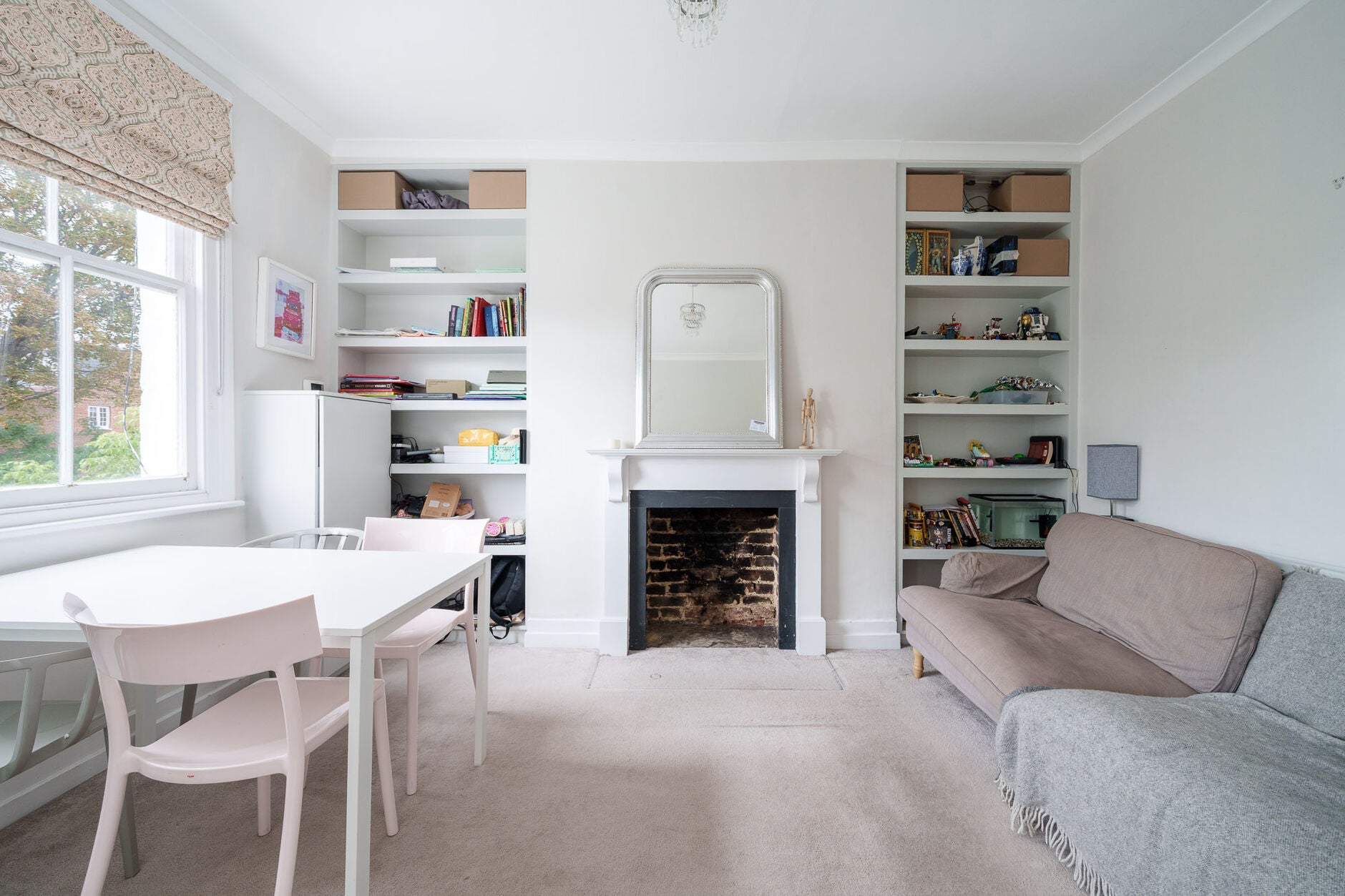 Flat Coningham Road in Greater London