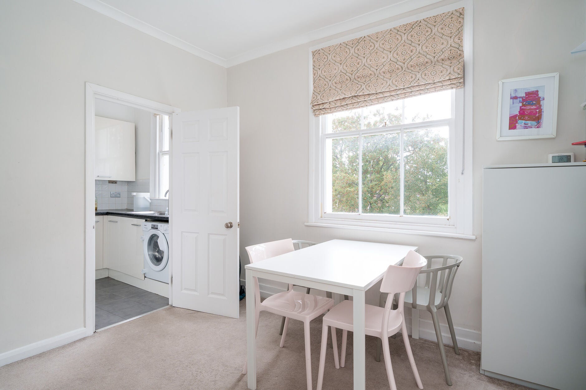 Flat Coningham Road in Greater London